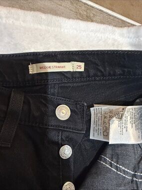 Levi's Black High-Rise Wedgie Jeans